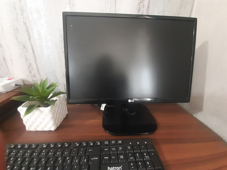 مانیتور ال جی مدل 20MP48A سایز 19.5 اینچ استوک