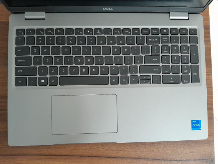 لپ تاپ دل مدل Latitude 3520-i5 1135G7 16GB 256SSD MX350 L سایز 15.6 اینچی استوک