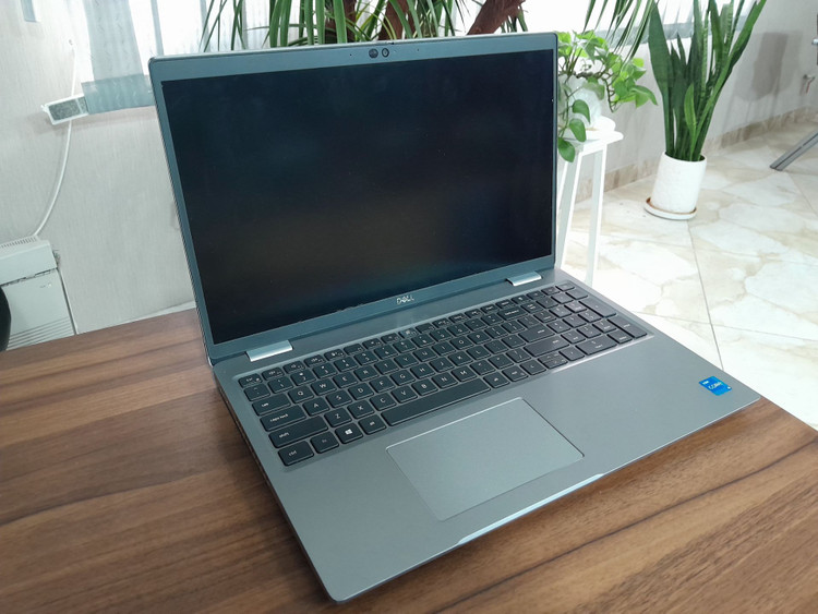 لپ تاپ دل مدل Latitude 3520-i5 1135G7 16GB 256SSD MX350 L سایز 15.6 اینچی استوک