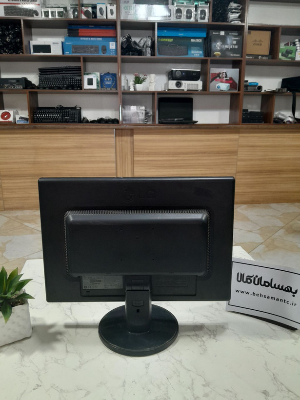 مانیتور ال جی مدل W2042S سایز 20 اینچ استوک