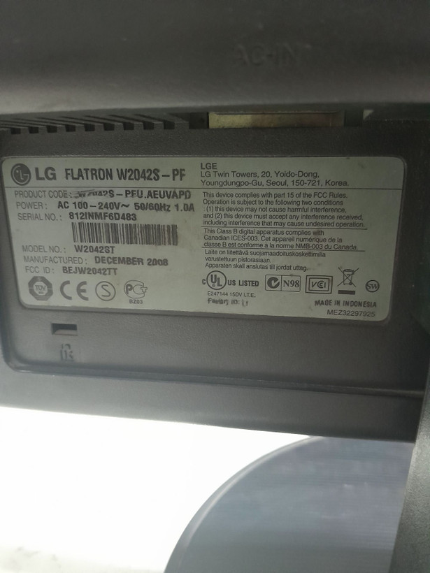 مانیتور ال جی مدل W2042S سایز 20 اینچ استوک