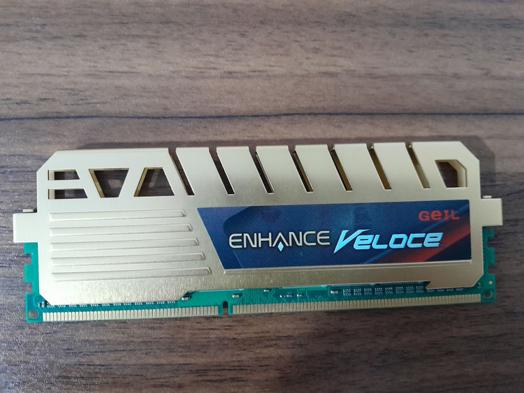 رم دسکتاپ DDR3 تک کاناله 1600 مگاهرتز CL9 گیل مدل Enhance Veloce ظرفیت 4 گیگابایت استوک