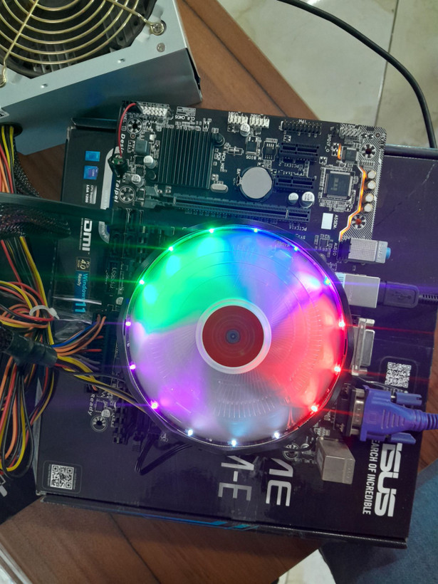 باندل مادربرد گیگابایت GA-H110M-DS2V+ پردازنده-6500 -Intel Core TM i5 + رم 4GB DDR4+ فنRGBGREAT CPU